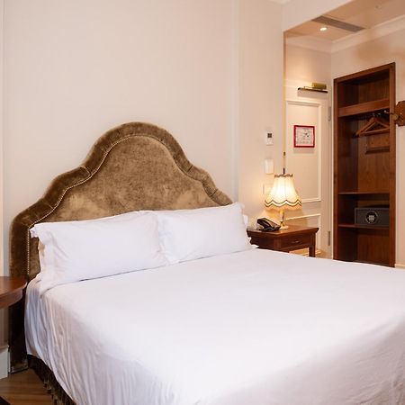 Ebel Boutique Hotel Tirana Kültér fotó