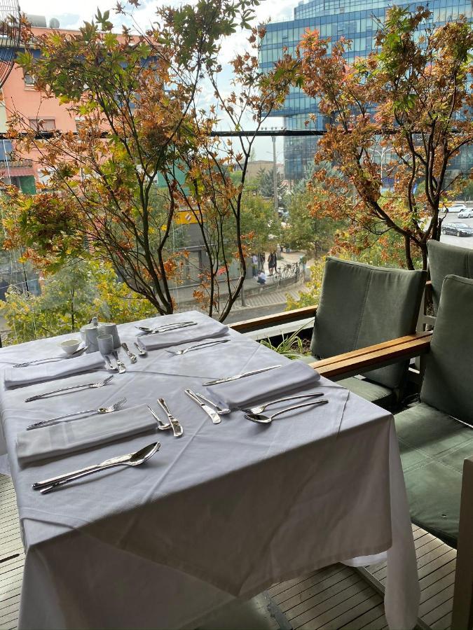 Ebel Boutique Hotel Tirana Kültér fotó