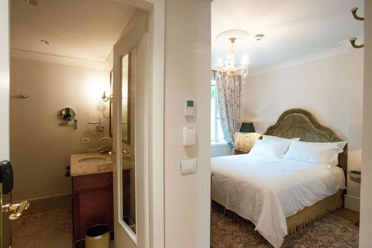 Ebel Boutique Hotel Tirana Kültér fotó