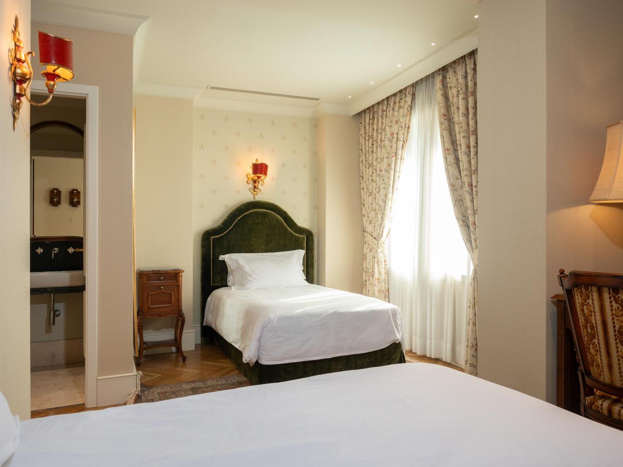 Ebel Boutique Hotel Tirana Kültér fotó
