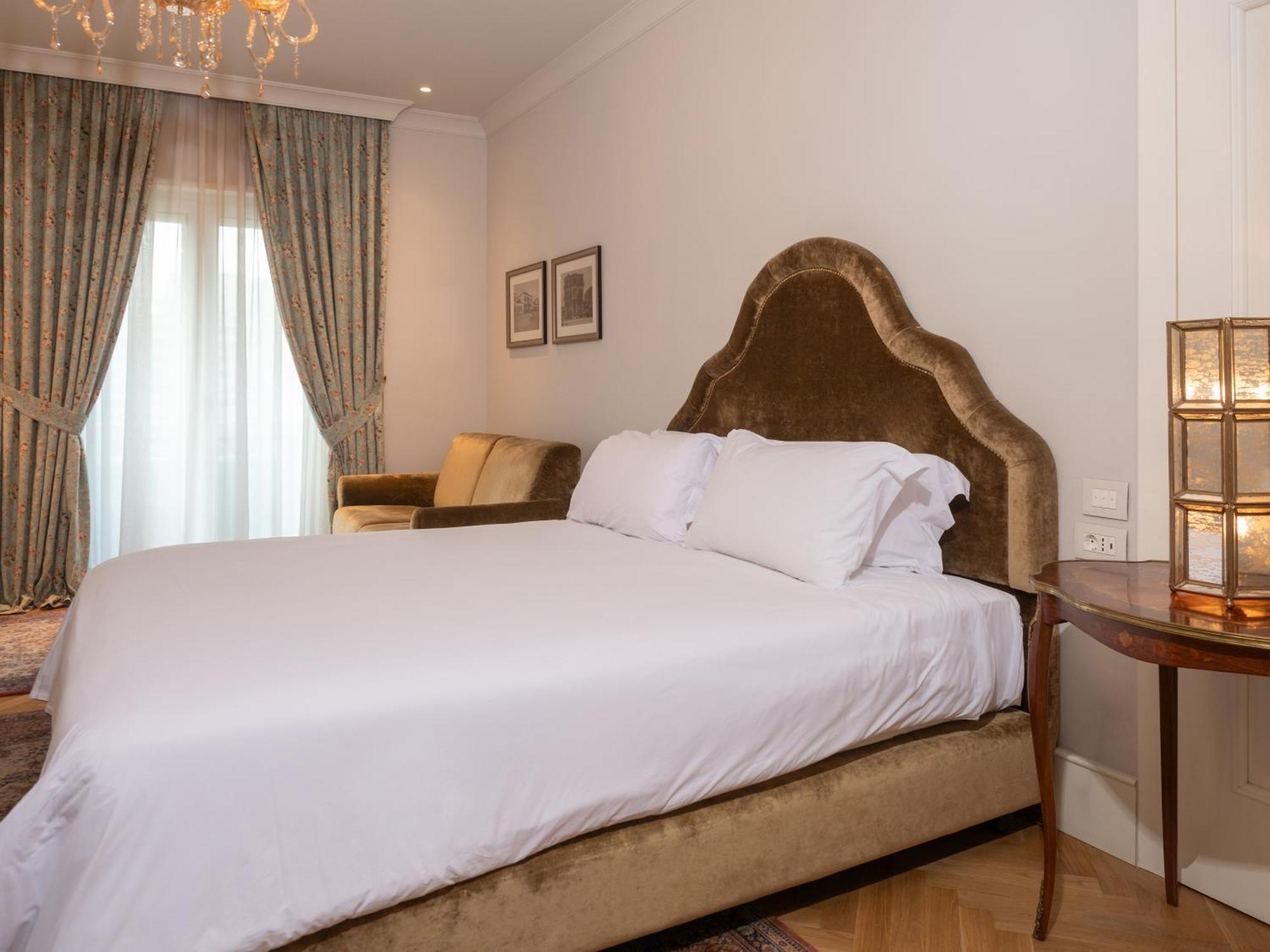 Ebel Boutique Hotel Tirana Kültér fotó