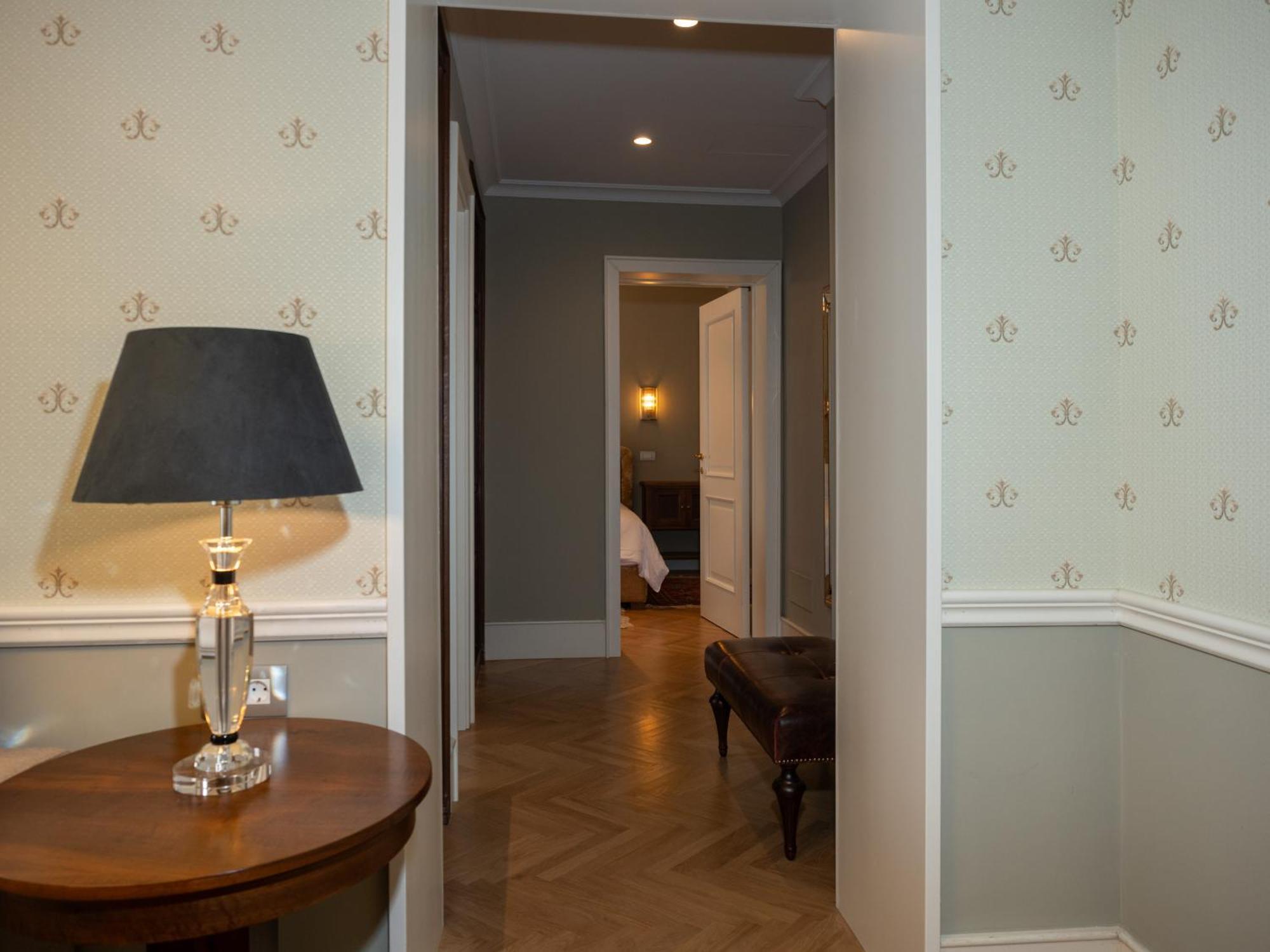 Ebel Boutique Hotel Tirana Kültér fotó