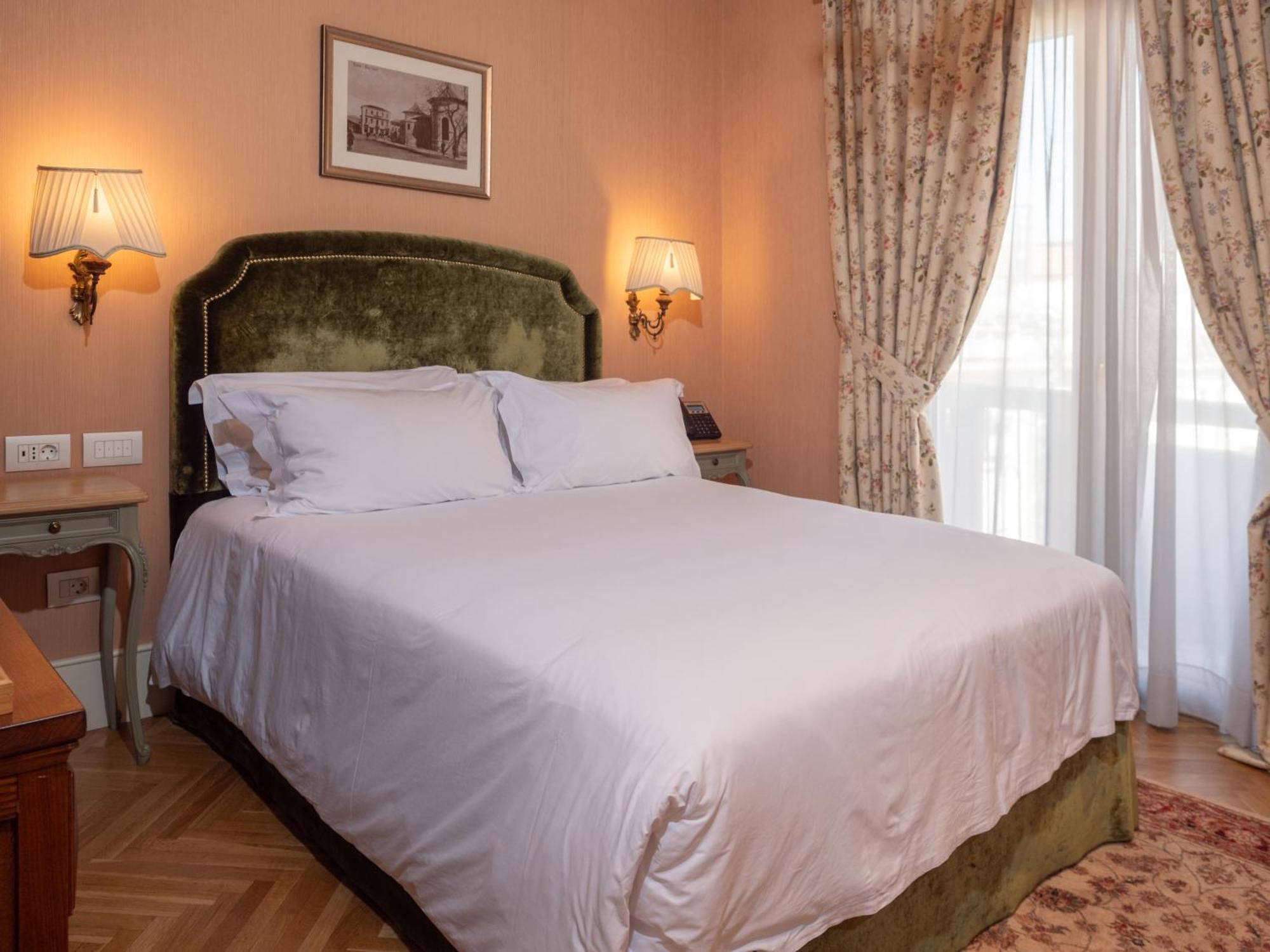 Ebel Boutique Hotel Tirana Kültér fotó
